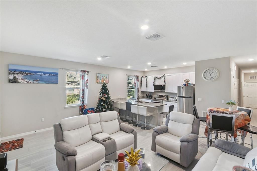 For Sale: $530,000 (6 beds, 0 baths, 2634 Square Feet)