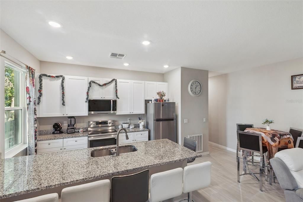 For Sale: $530,000 (6 beds, 0 baths, 2634 Square Feet)