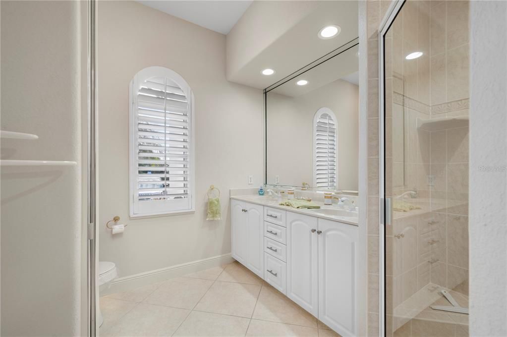 待售: $1,495,000 (5 贝兹, 4 浴室, 4425 平方英尺)