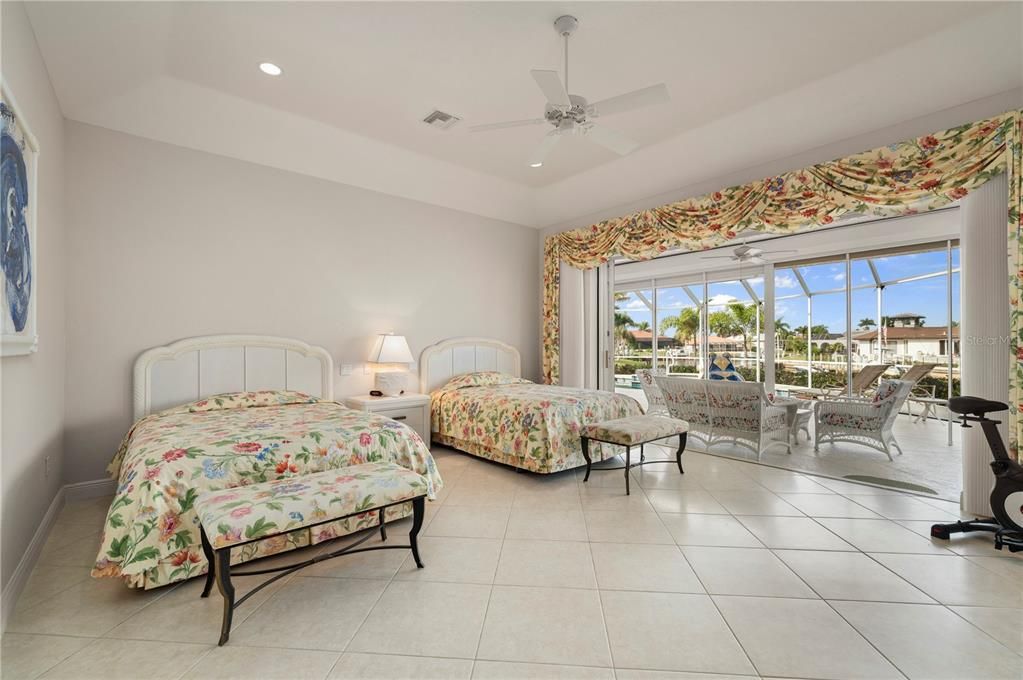 待售: $1,495,000 (5 贝兹, 4 浴室, 4425 平方英尺)