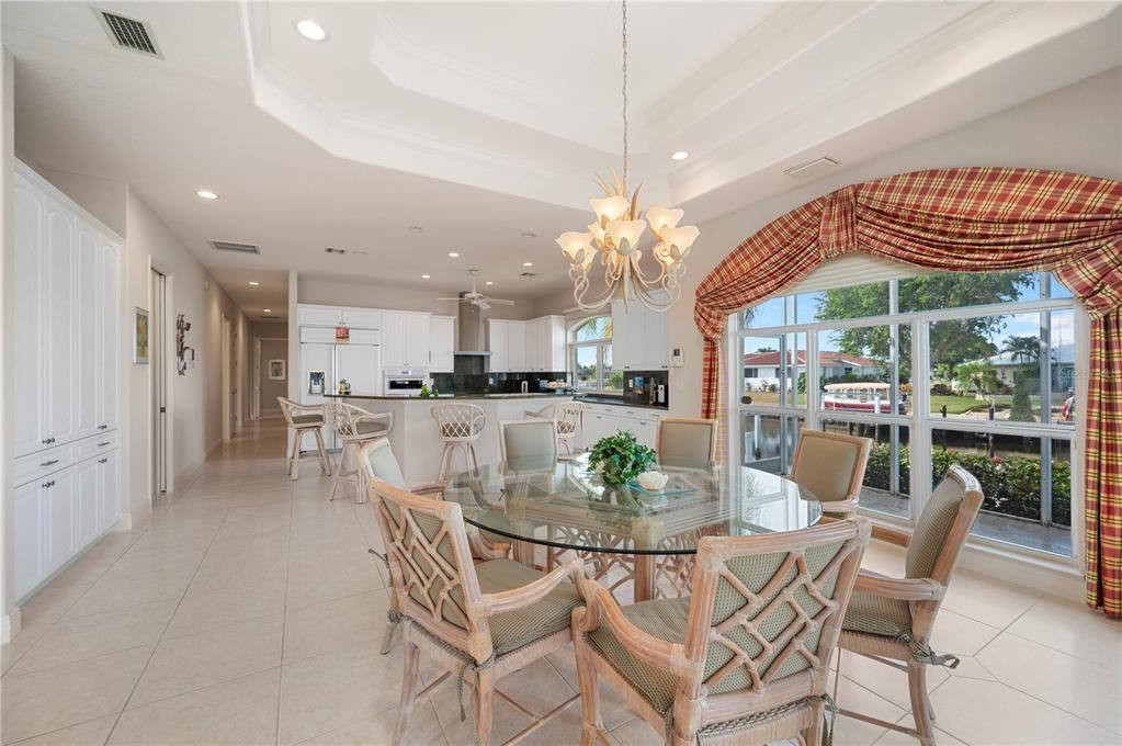 待售: $1,495,000 (5 贝兹, 4 浴室, 4425 平方英尺)