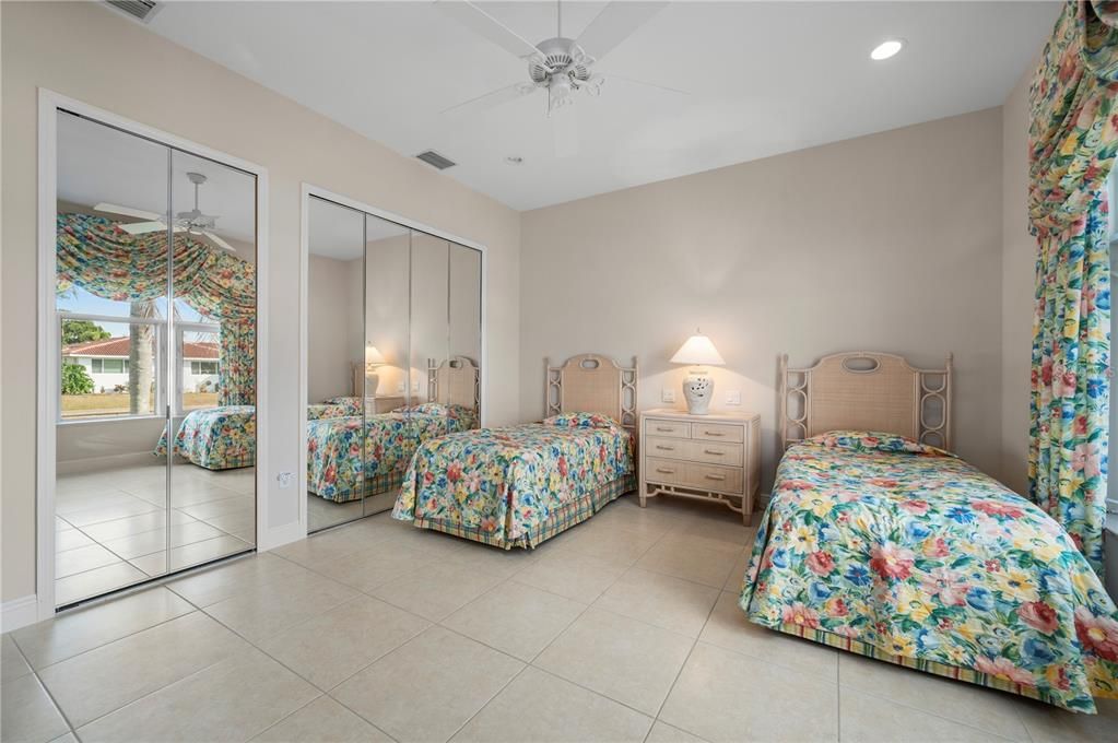 待售: $1,495,000 (5 贝兹, 4 浴室, 4425 平方英尺)