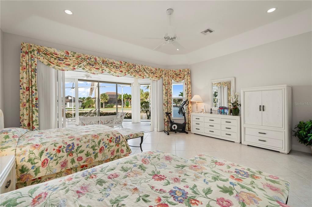 待售: $1,495,000 (5 贝兹, 4 浴室, 4425 平方英尺)