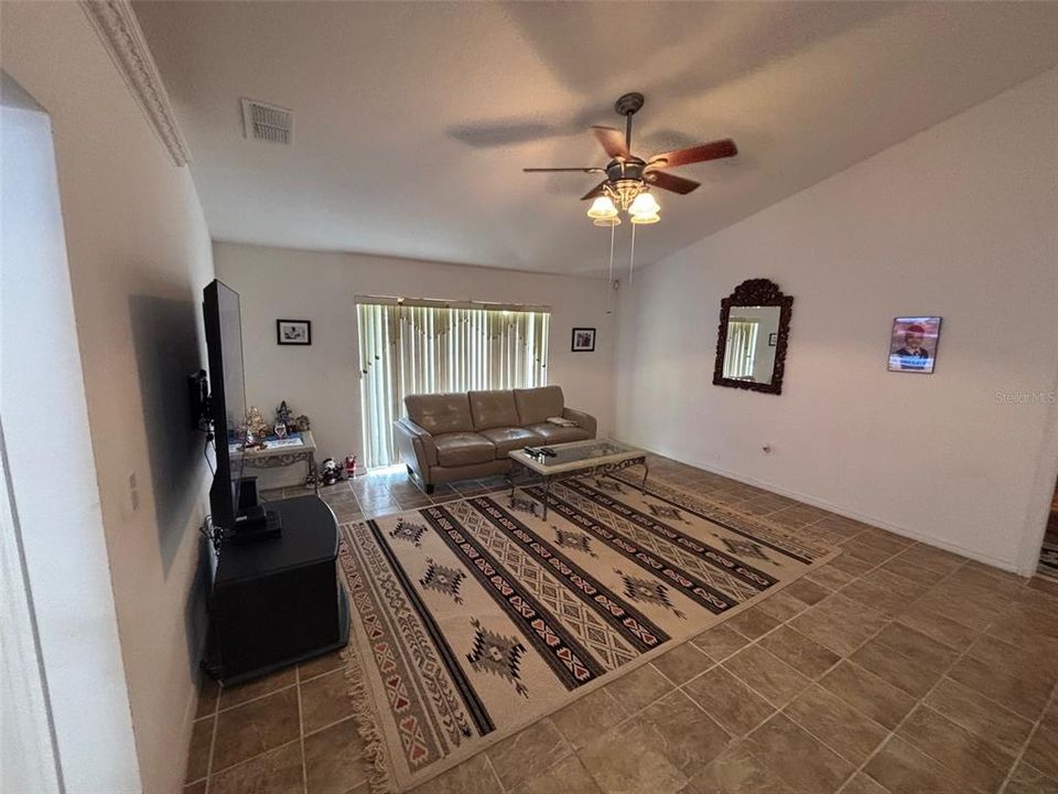 For Sale: $320,000 (3 beds, 2 baths, 1825 Square Feet)