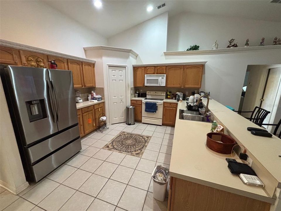 For Sale: $320,000 (3 beds, 2 baths, 1825 Square Feet)