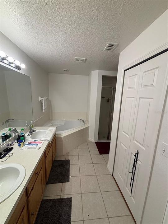 For Sale: $320,000 (3 beds, 2 baths, 1825 Square Feet)