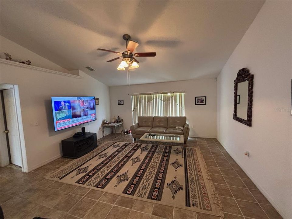 For Sale: $320,000 (3 beds, 2 baths, 1825 Square Feet)