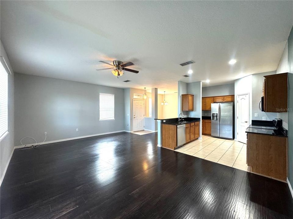 出租: $1,799 (3 贝兹, 2 浴室, 1768 平方英尺)