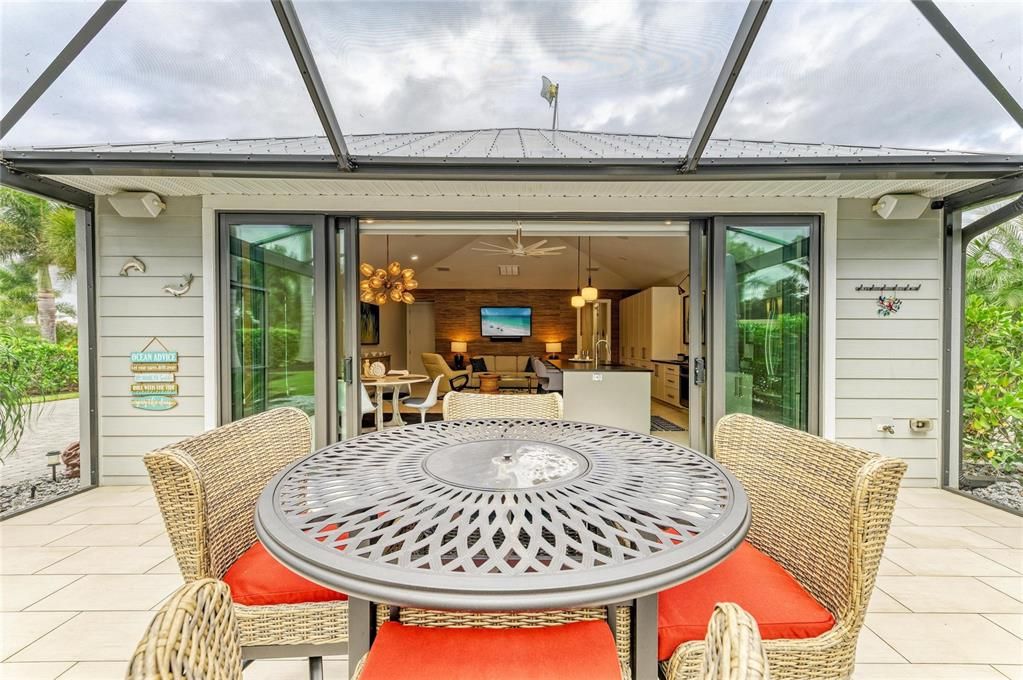 For Sale: $650,000 (1 beds, 1 baths, 1000 Square Feet)