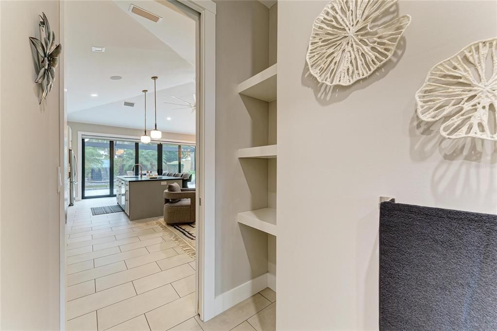 For Sale: $650,000 (1 beds, 1 baths, 1000 Square Feet)