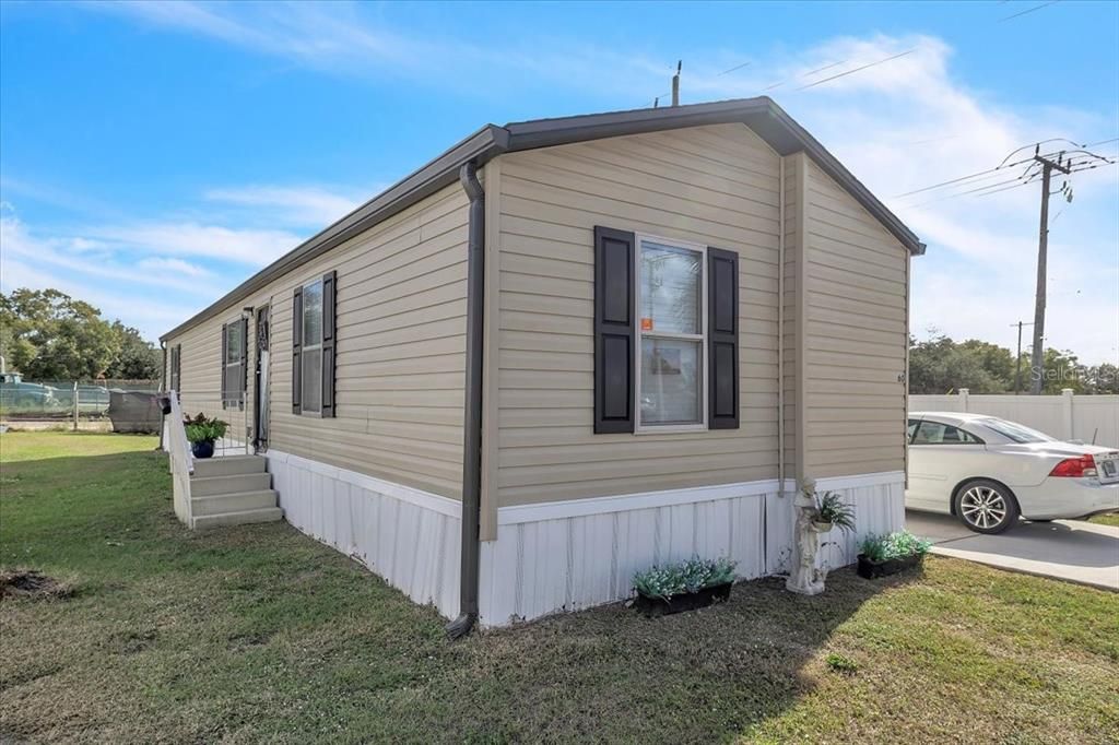 For Sale: $75,000 (3 beds, 2 baths, 1800 Square Feet)