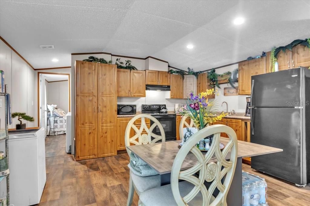 For Sale: $75,000 (3 beds, 2 baths, 1800 Square Feet)