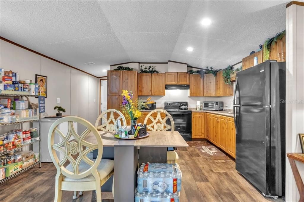 For Sale: $75,000 (3 beds, 2 baths, 1800 Square Feet)