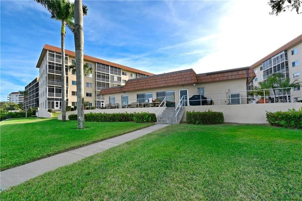 В аренду: $2,400 (2 спален, 2 ванн, 1269 Квадратных фут)