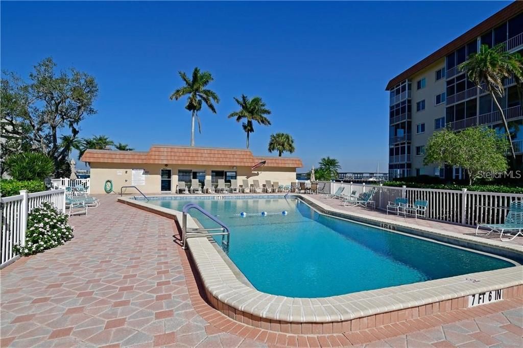 В аренду: $2,400 (2 спален, 2 ванн, 1269 Квадратных фут)