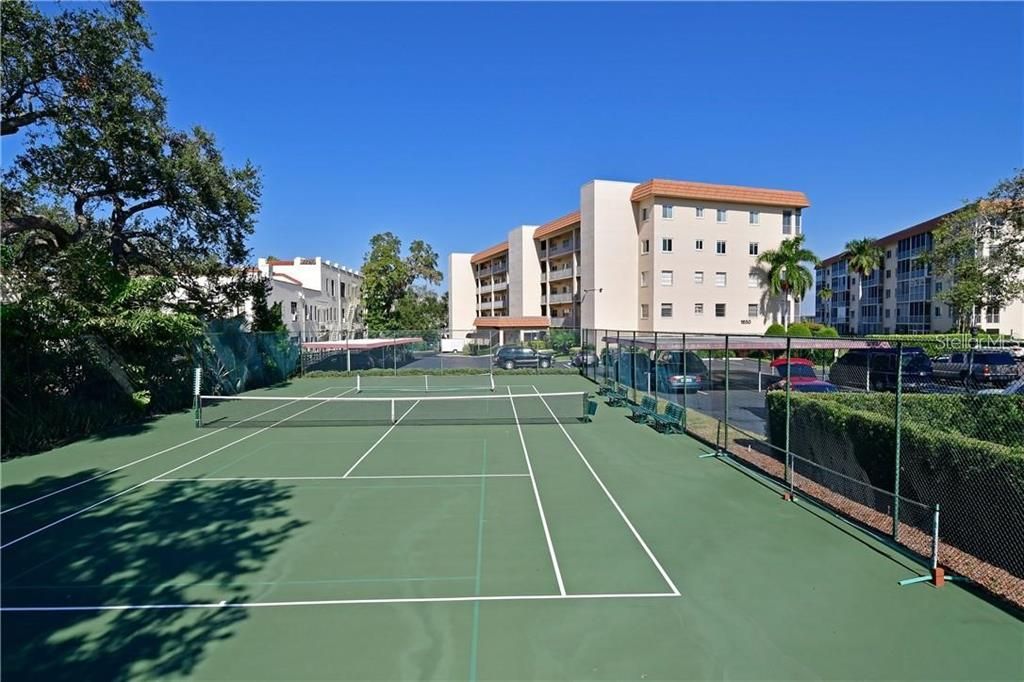 В аренду: $2,400 (2 спален, 2 ванн, 1269 Квадратных фут)