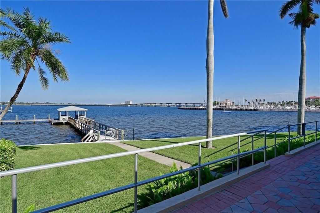 В аренду: $2,400 (2 спален, 2 ванн, 1269 Квадратных фут)