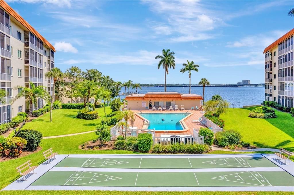 В аренду: $2,400 (2 спален, 2 ванн, 1269 Квадратных фут)