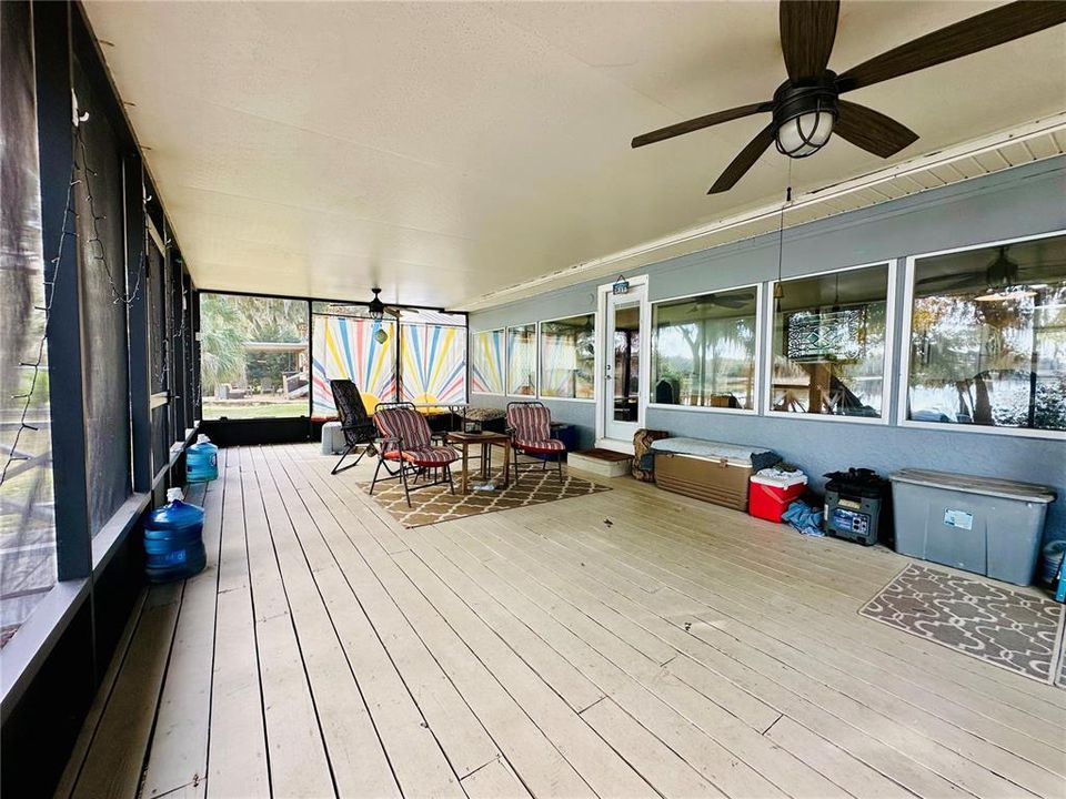 For Sale: $233,000 (1 beds, 1 baths, 812 Square Feet)