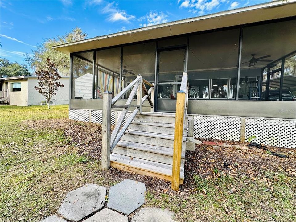 For Sale: $233,000 (1 beds, 1 baths, 812 Square Feet)