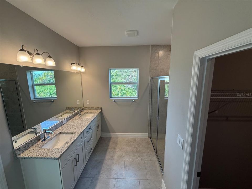 En Venta: $350,000 (3 camas, 3 baños, 1615 Pies cuadrados)