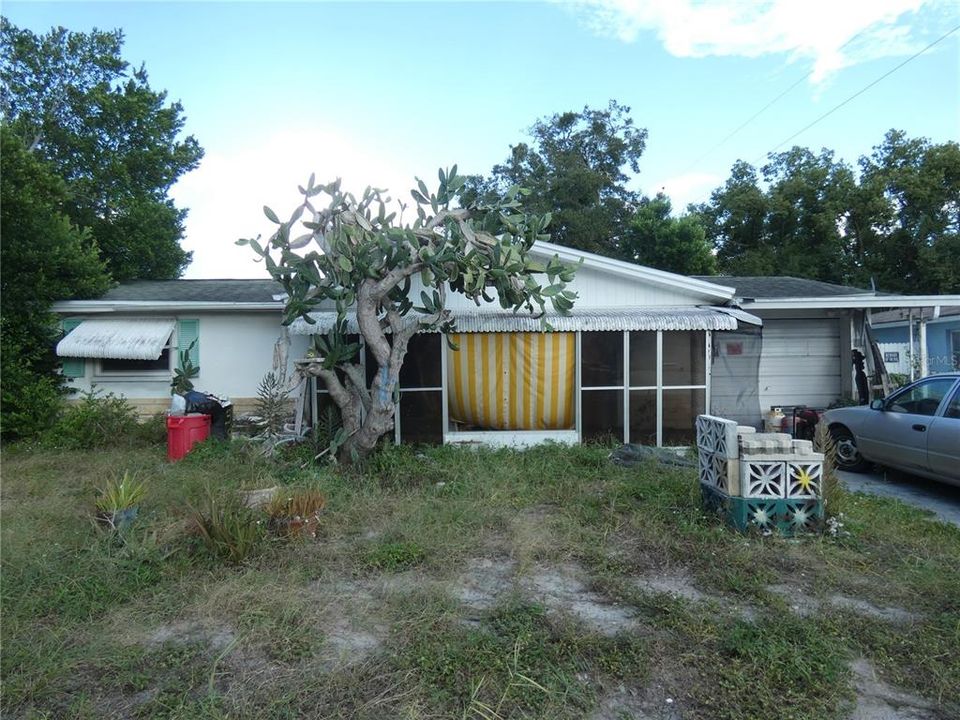 For Sale: $125,000 (2 beds, 1 baths, 1004 Square Feet)