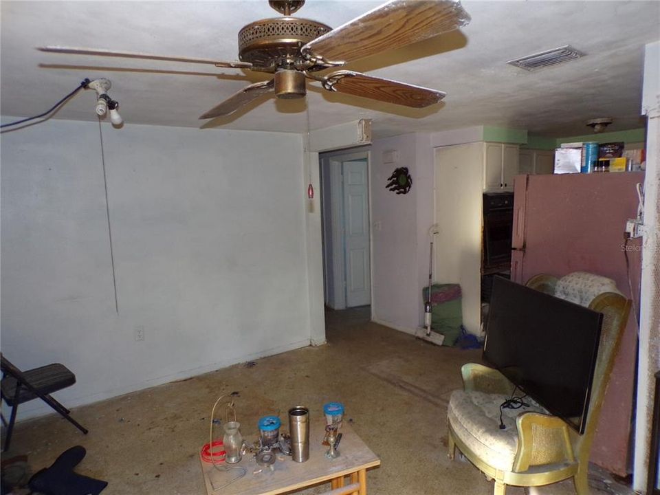 For Sale: $125,000 (2 beds, 1 baths, 1004 Square Feet)