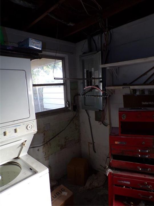 For Sale: $125,000 (2 beds, 1 baths, 1004 Square Feet)