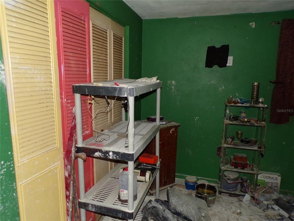 For Sale: $125,000 (2 beds, 1 baths, 1004 Square Feet)