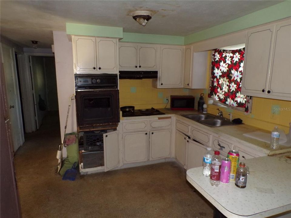 For Sale: $125,000 (2 beds, 1 baths, 1004 Square Feet)