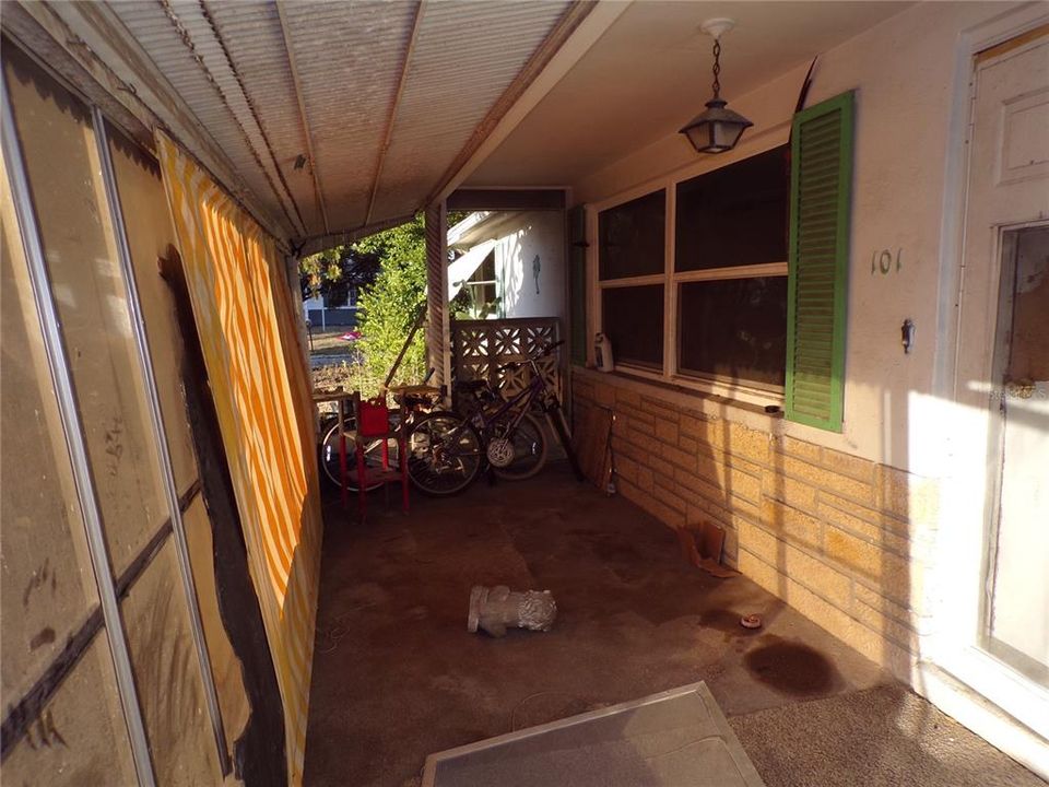 For Sale: $125,000 (2 beds, 1 baths, 1004 Square Feet)