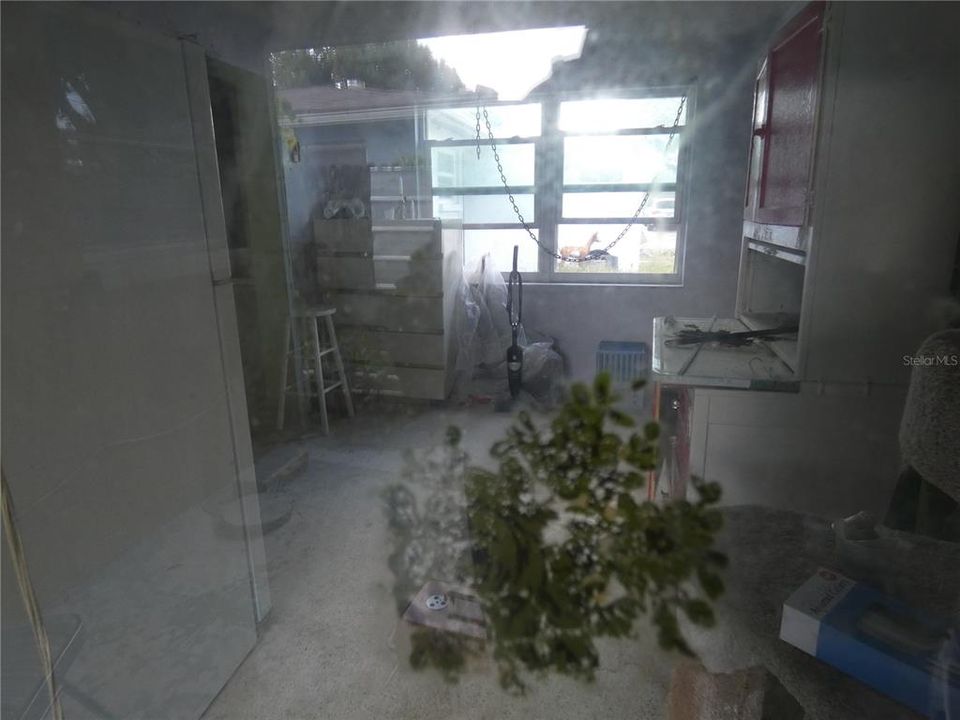 For Sale: $125,000 (2 beds, 1 baths, 1004 Square Feet)