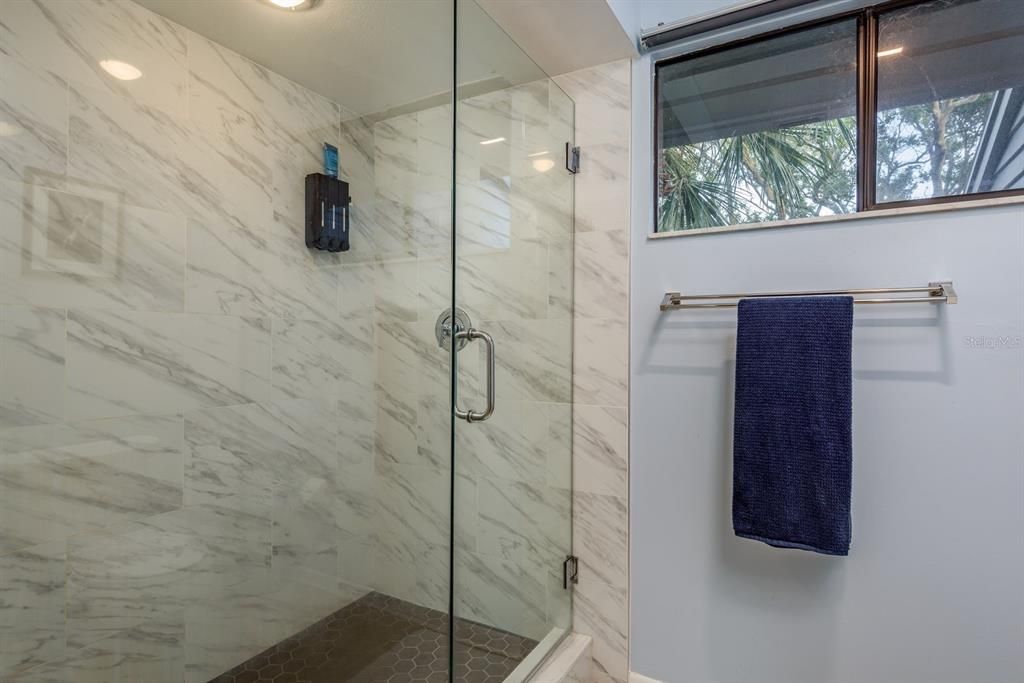 На продажу: $435,000 (2 спален, 2 ванн, 1705 Квадратных фут)