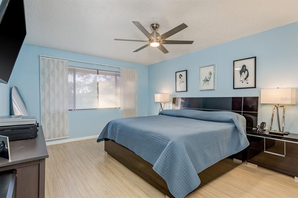 На продажу: $435,000 (2 спален, 2 ванн, 1705 Квадратных фут)