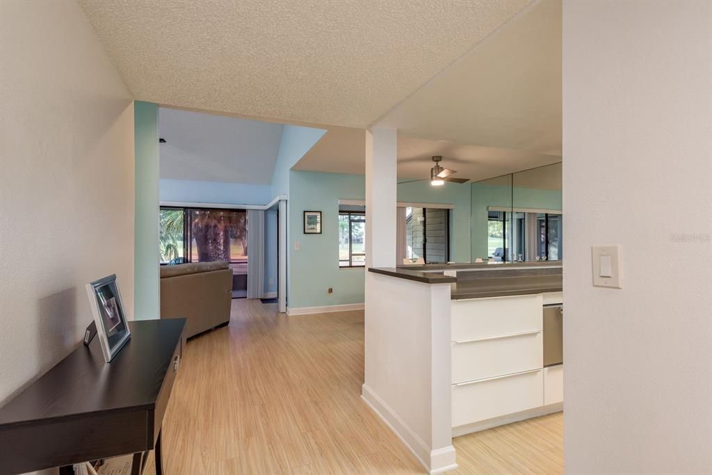 На продажу: $435,000 (2 спален, 2 ванн, 1705 Квадратных фут)