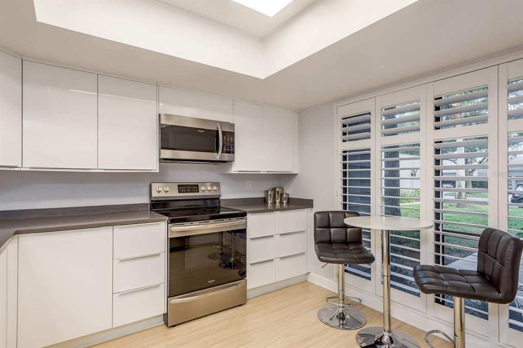 На продажу: $435,000 (2 спален, 2 ванн, 1705 Квадратных фут)