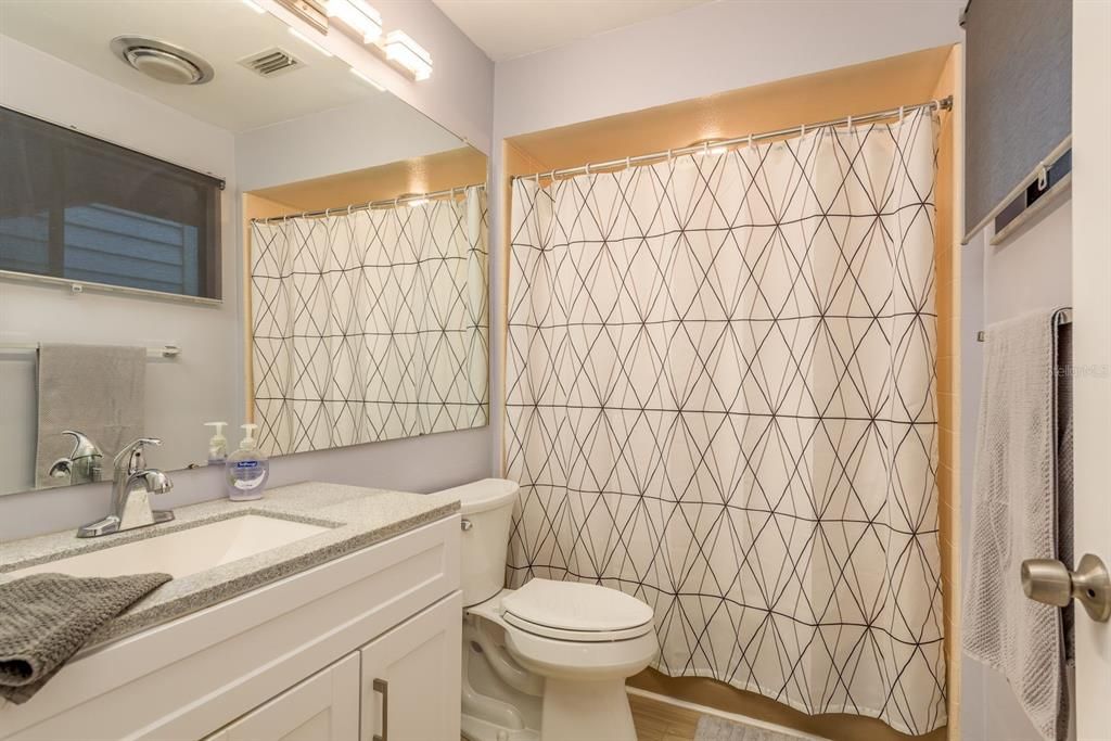 На продажу: $435,000 (2 спален, 2 ванн, 1705 Квадратных фут)