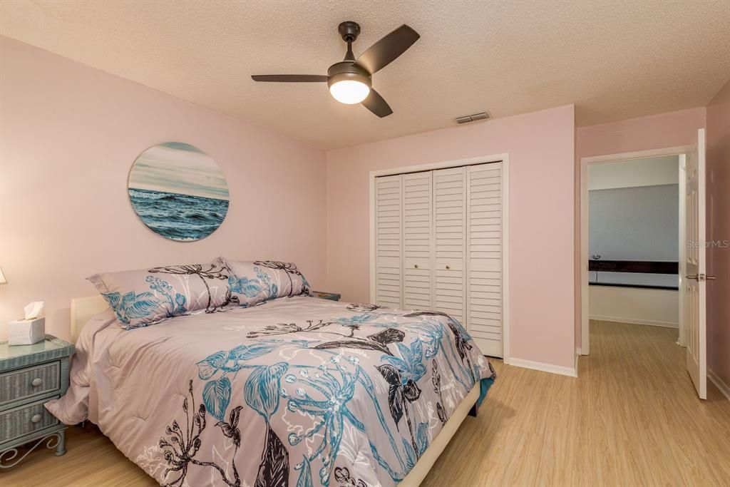 На продажу: $435,000 (2 спален, 2 ванн, 1705 Квадратных фут)