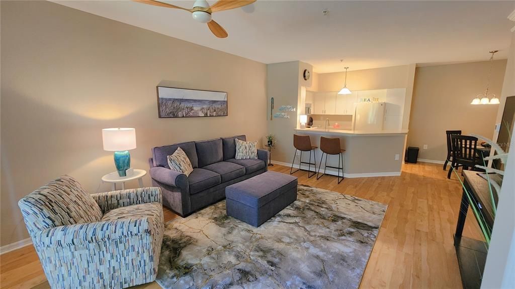 出租: $2,500 (1 贝兹, 1 浴室, 829 平方英尺)