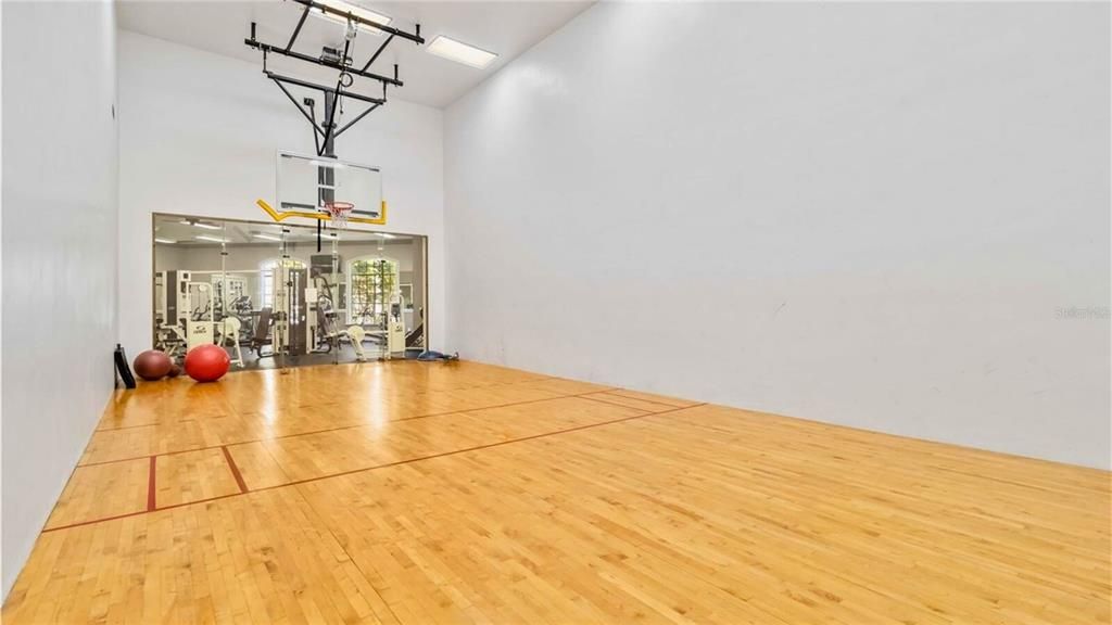 出租: $2,500 (1 贝兹, 1 浴室, 829 平方英尺)