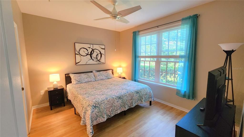 出租: $2,500 (1 贝兹, 1 浴室, 829 平方英尺)