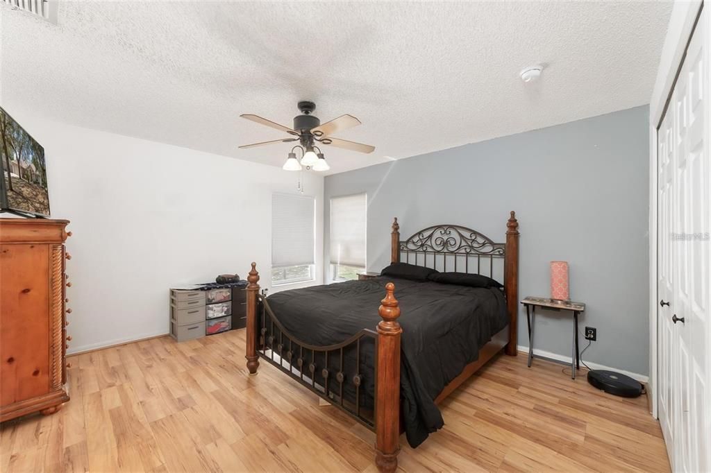 For Sale: $298,000 (3 beds, 2 baths, 1752 Square Feet)