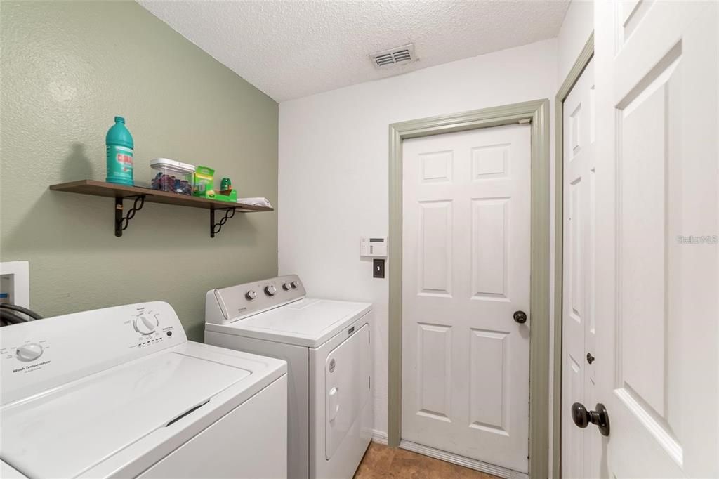 For Sale: $298,000 (3 beds, 2 baths, 1752 Square Feet)