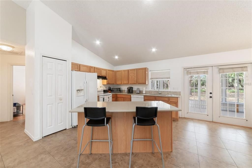 For Sale: $298,000 (3 beds, 2 baths, 1752 Square Feet)