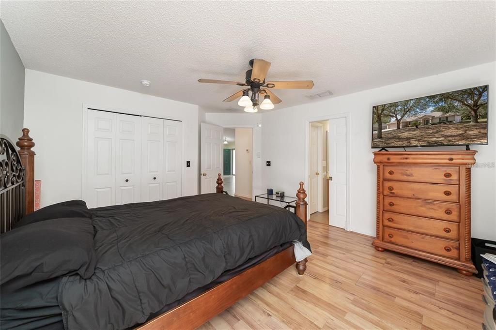 For Sale: $298,000 (3 beds, 2 baths, 1752 Square Feet)