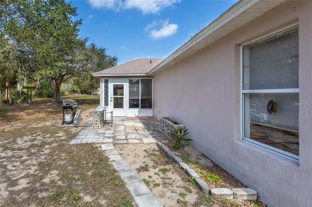 For Sale: $298,000 (3 beds, 2 baths, 1752 Square Feet)