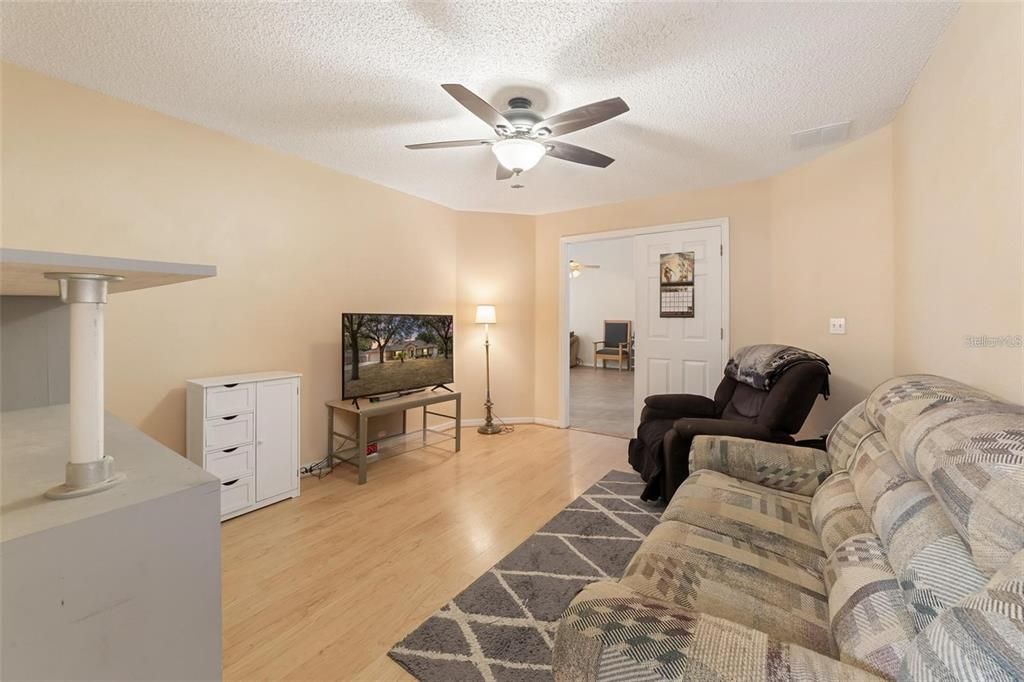 For Sale: $298,000 (3 beds, 2 baths, 1752 Square Feet)