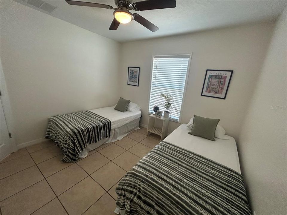 For Sale: $279,000 (3 beds, 2 baths, 1269 Square Feet)