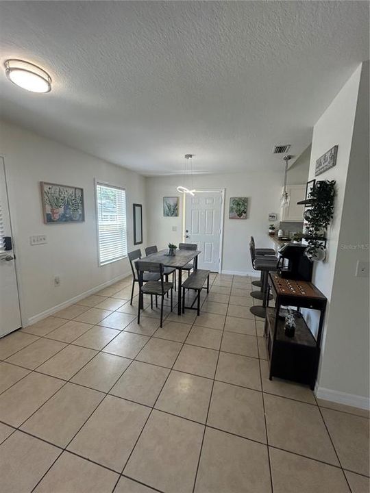 For Sale: $279,000 (3 beds, 2 baths, 1269 Square Feet)