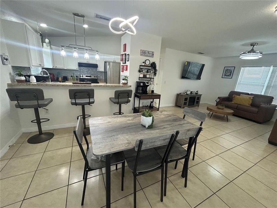 For Sale: $279,000 (3 beds, 2 baths, 1269 Square Feet)